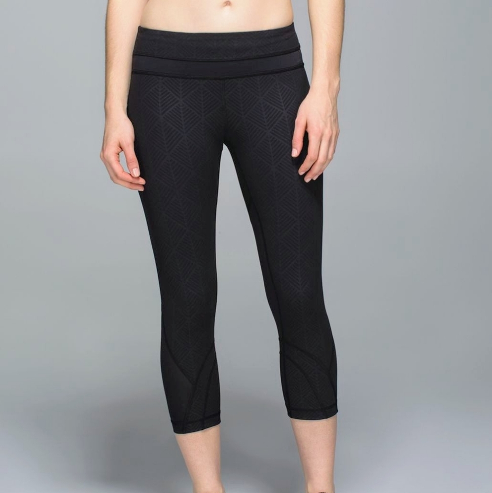 Lululemon Run Inspire Crop II Size 4